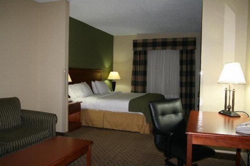 Holiday Inn Express Hotel & Suites Greenwood image 30