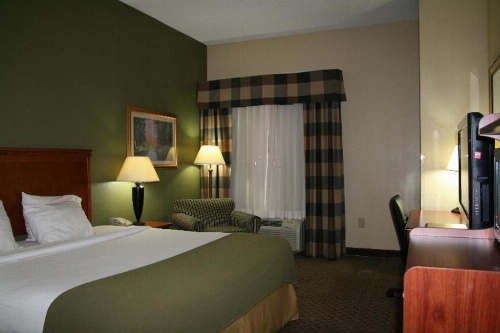 Holiday Inn Express Hotel & Suites Greenwood image 31