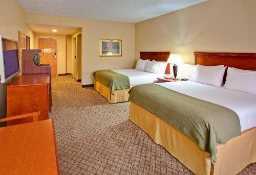Holiday Inn Express Hotel & Suites Greenwood image 36