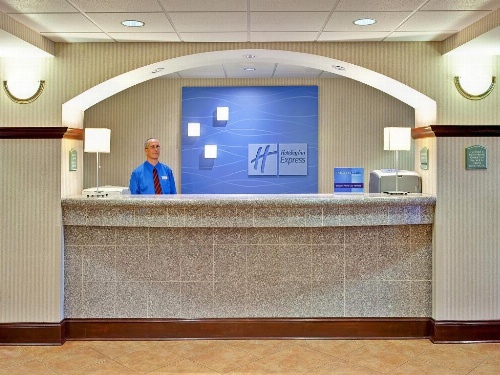 Holiday Inn Express Hotel & Suites Greenwood image 6